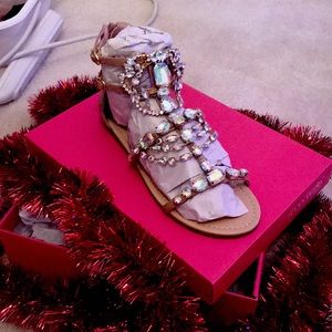 I’m just not a FLAT SHOE GIRL...  Lol 😉